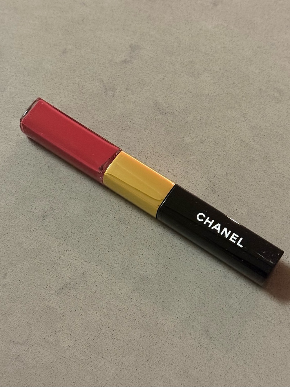 43 CHANEL LE ROUGE DUO ULTRA TENUE
